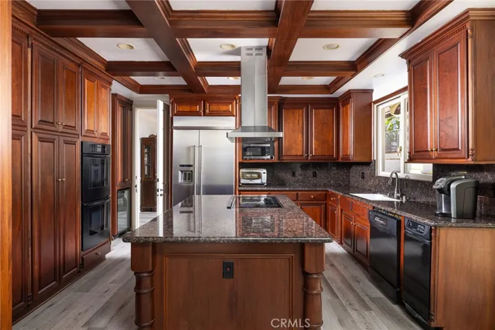 10 Narbonne, Newport Beach, California 92660