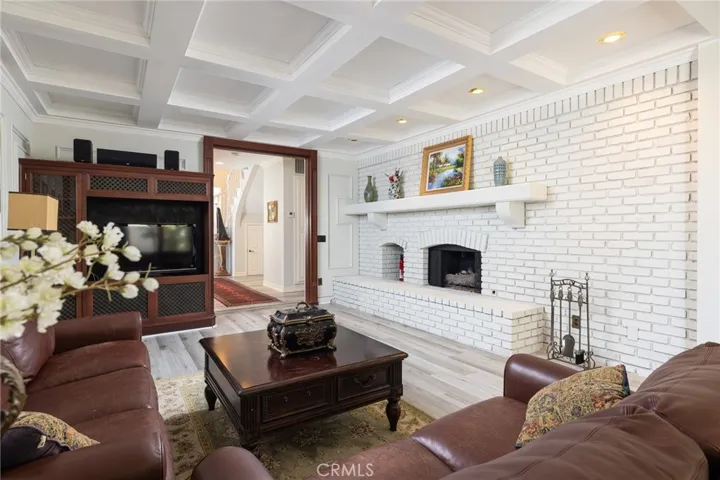 10 Narbonne, Newport Beach, California 92660
