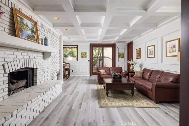 10 Narbonne, Newport Beach, California 92660