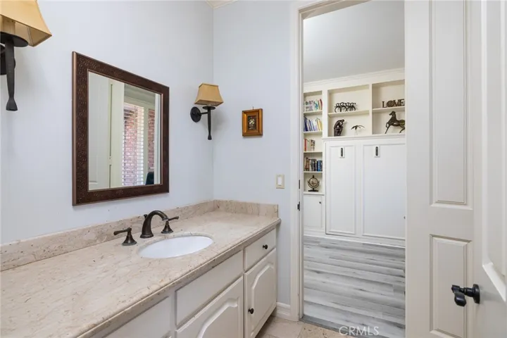 10 Narbonne, Newport Beach, California 92660