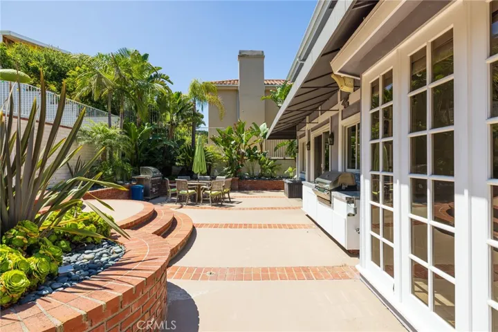 10 Narbonne, Newport Beach, California 92660