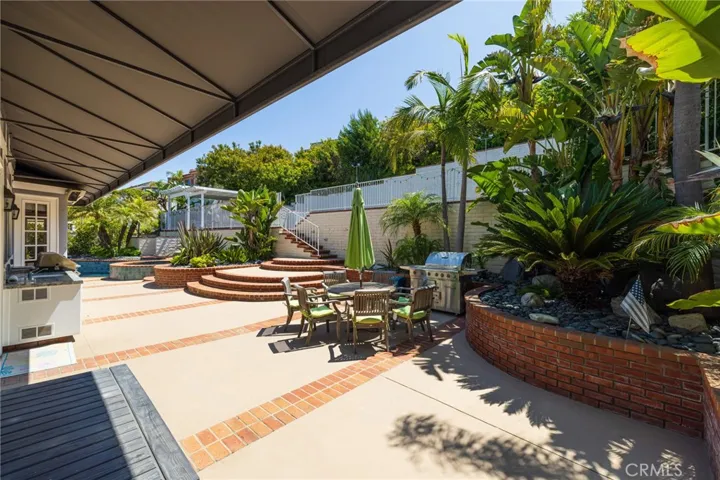 10 Narbonne, Newport Beach, California 92660