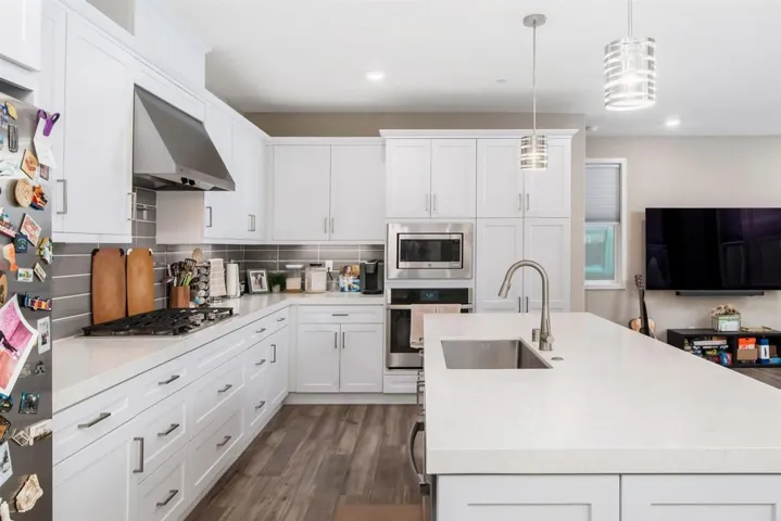 6683 Encelia Place, Carlsbad, California 92011
