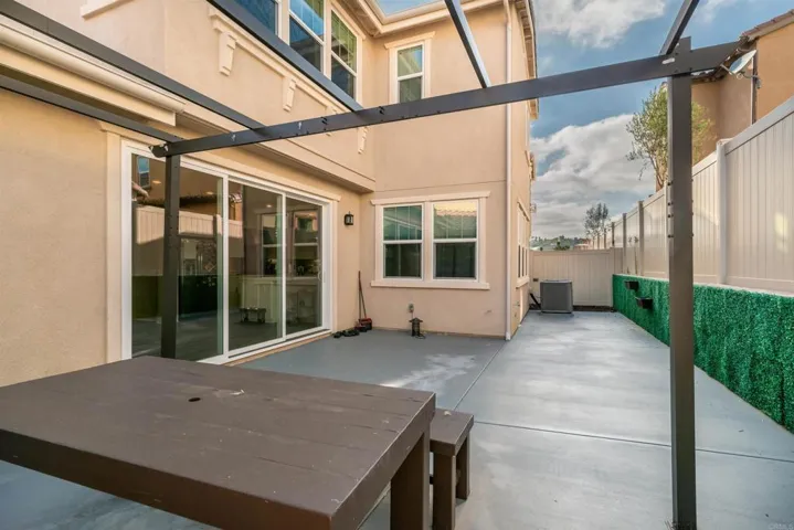 6683 Encelia Place, Carlsbad, California 92011