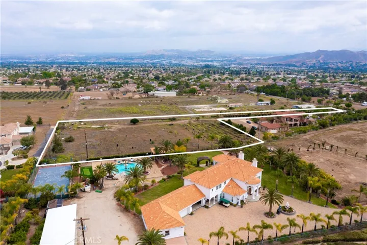 4106 Lester Avenue, Corona, California 92881