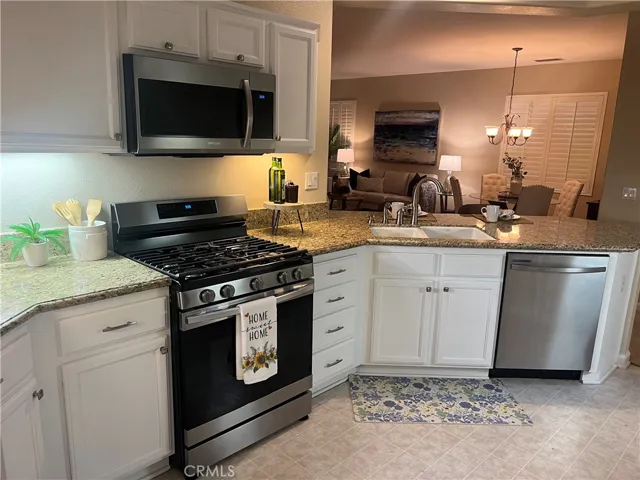 24297 Songsparrow Lane, Corona, California 92883