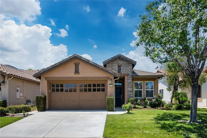24297 Songsparrow Lane, Corona, California 92883