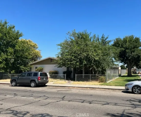 3421 E Mckinley Avenue, Fresno, California 93703