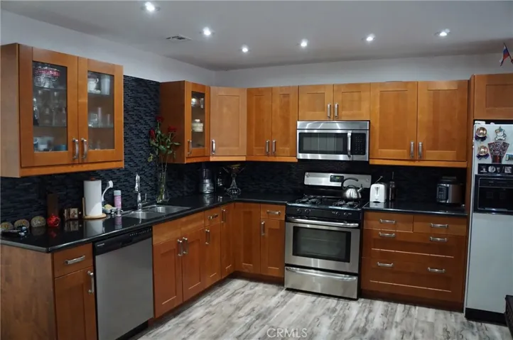 19944 Sherman Way D, Winnetka, California 91306