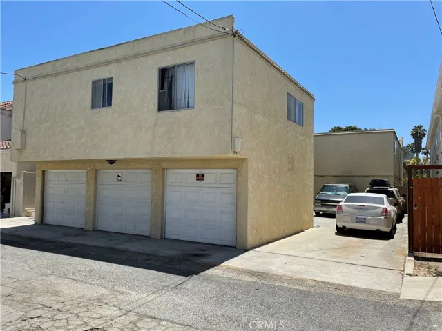 319 15th Street, Huntington Beach, California 92648