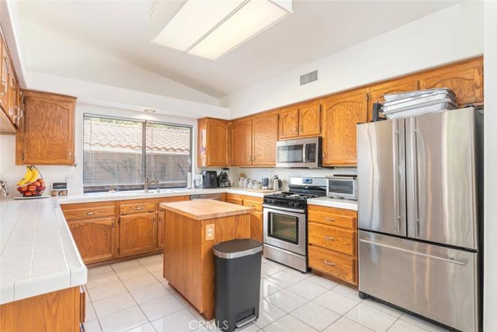 2234 Naples Avenue, Mentone, California 92359