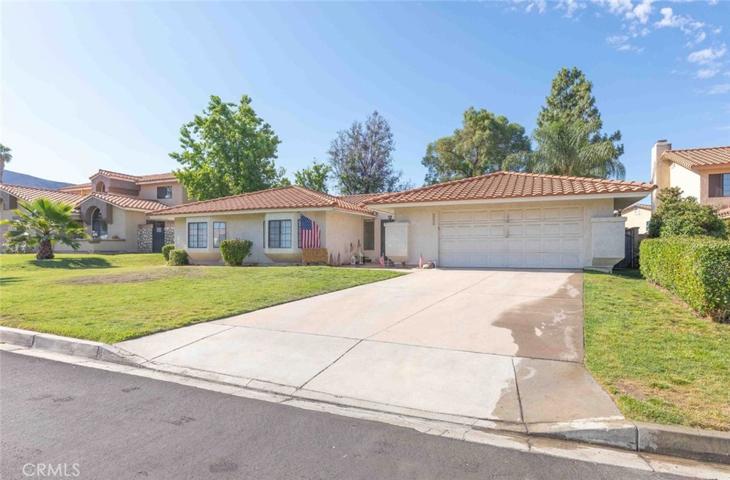 2234 Naples Avenue, Mentone, California 92359