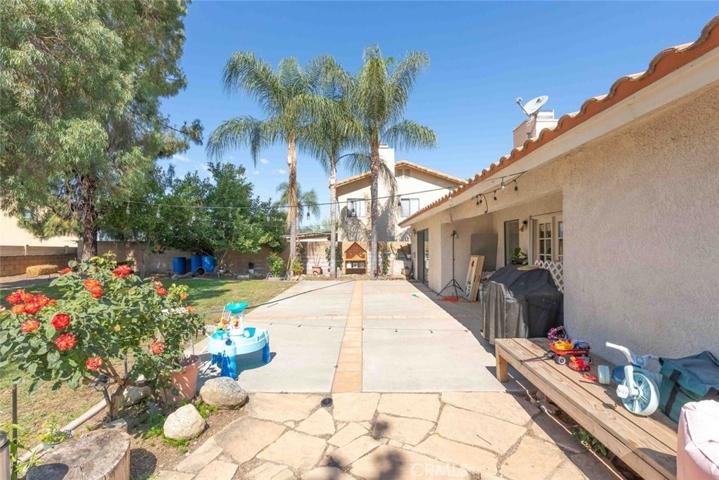 2234 Naples Avenue, Mentone, California 92359