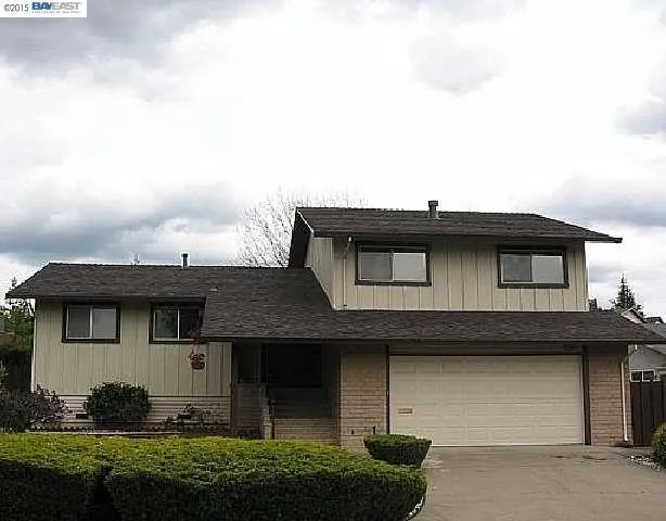 3252 Round Hill Dr., Hayward, California 94542-2139