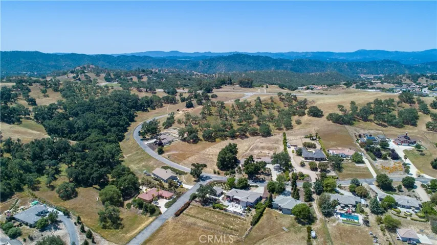 9821 Steelhead Road, Paso Robles, California 93446