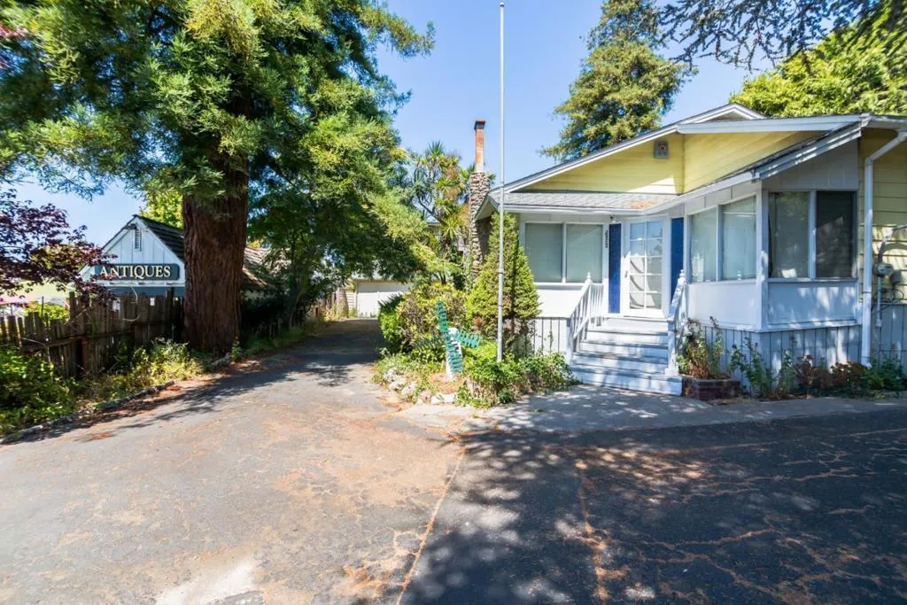 5035 Soquel Drive, Soquel, California 95073 home-pic-1