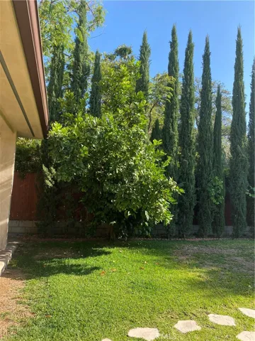 190 N Lima Street, Sierra Madre, California 91024