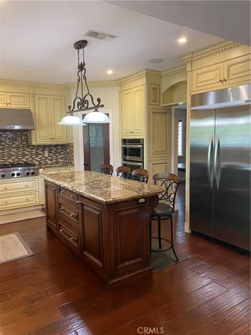 190 N Lima Street, Sierra Madre, California 91024