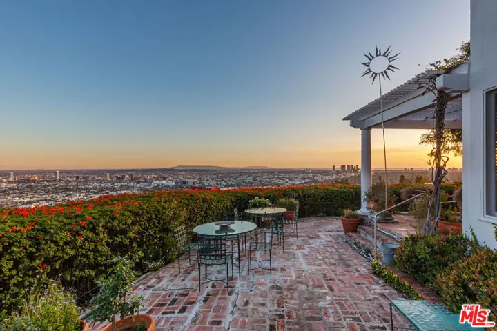8900 Evanview Drive, Los Angeles, California 90069