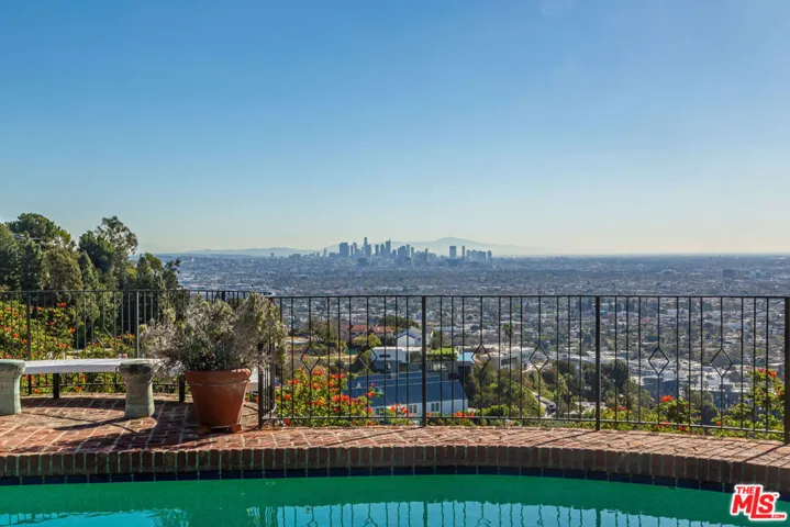 8900 Evanview Drive, Los Angeles, California 90069