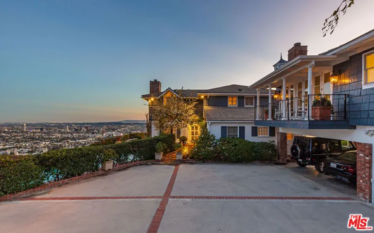 8900 Evanview Drive, Los Angeles, California 90069