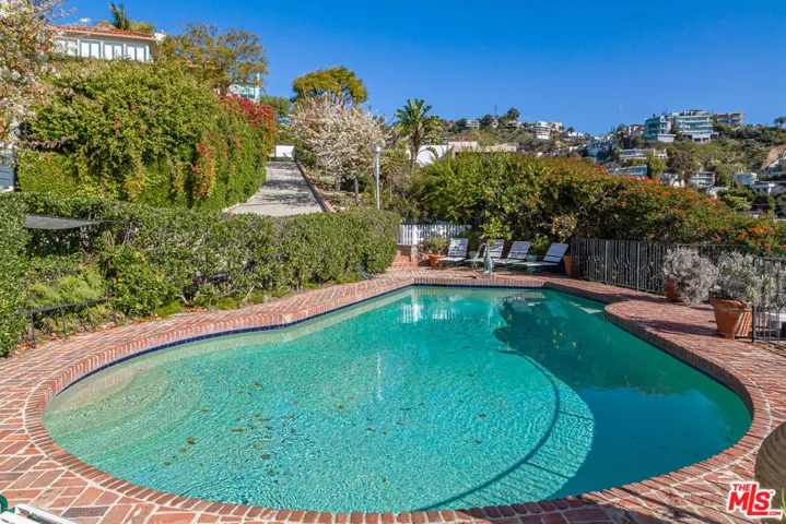8900 Evanview Drive, Los Angeles, California 90069