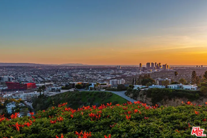 8900 Evanview Drive, Los Angeles, California 90069