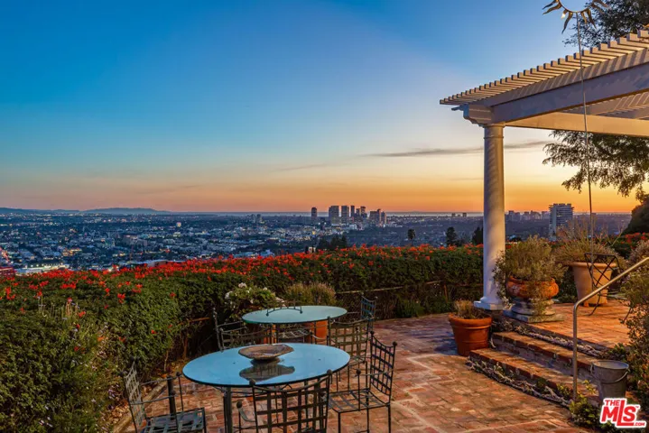 8900 Evanview Drive, Los Angeles, California 90069