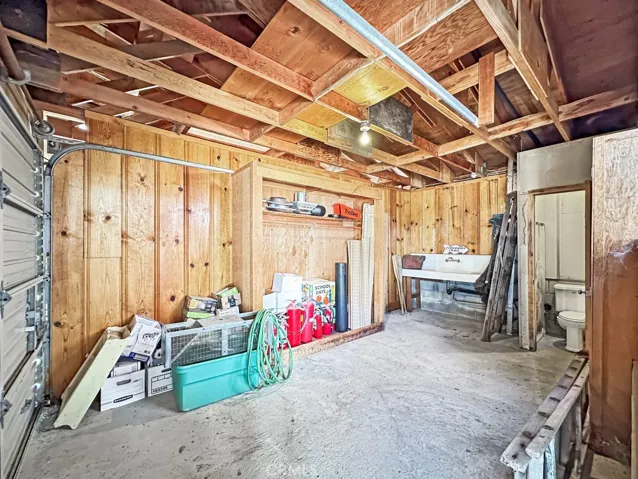 Second Home Garage - parking and plenty of room for all your recreational gear. Fish cleaning sink included!