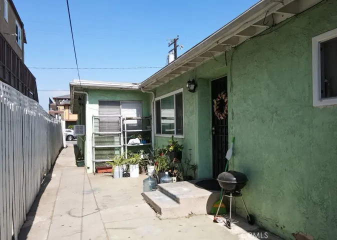 12920 Roselle Avenue, Hawthorne, California 90250