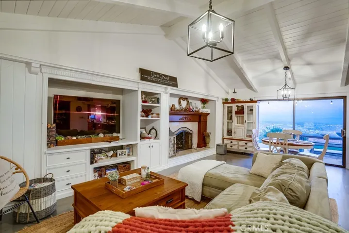 3158 Crownview Drive, Rancho Palos Verdes, California 90275