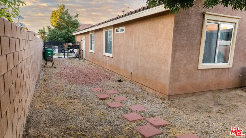 1852 Sunshine, Palmdale, California 93551