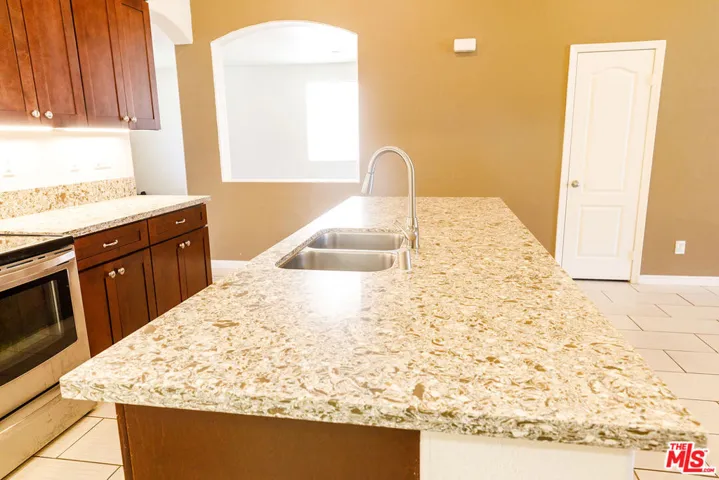1852 Sunshine, Palmdale, California 93551