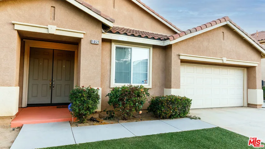 1852 Sunshine, Palmdale, California 93551