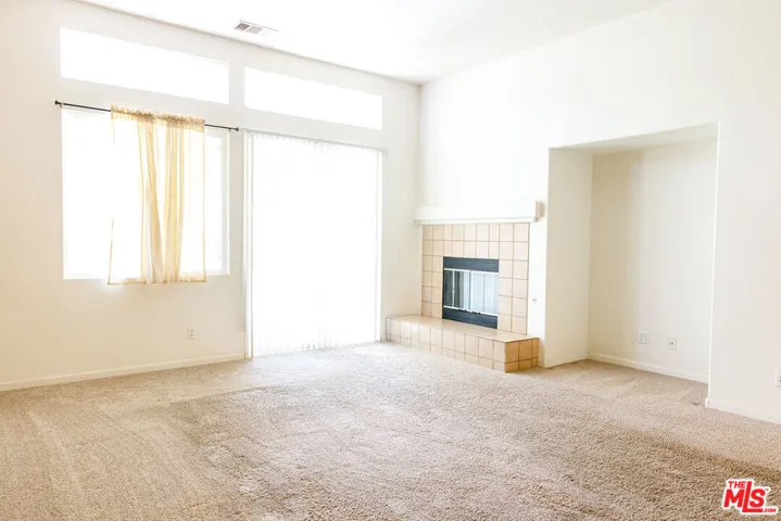 1852 Sunshine, Palmdale, California 93551