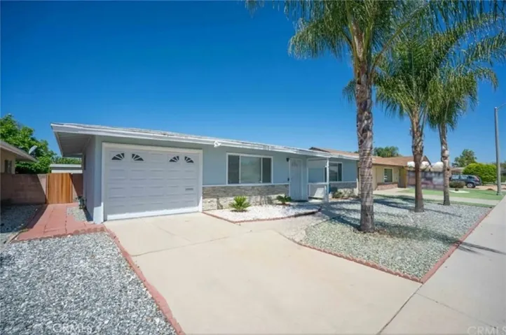 561 Whitney Drive, Hemet, California 92543