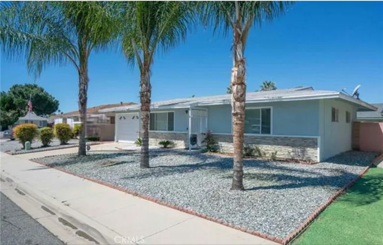 561 Whitney Drive, Hemet, California 92543
