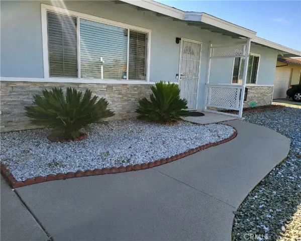 561 Whitney Drive, Hemet, California 92543