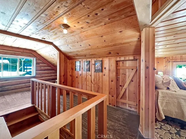 Log Cabin upstairs hallway.