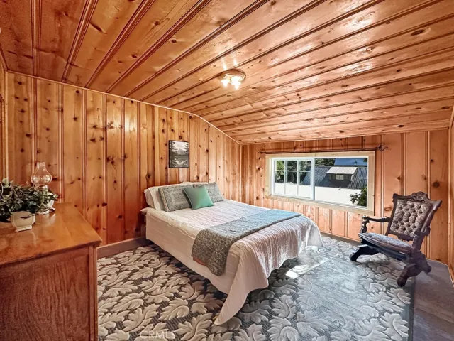 Log Cabin Guest Bedroom Two - airy and bright.