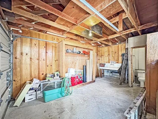 Second Home Garage - parking and plenty of room for all your recreational gear. Fish cleaning sink included!