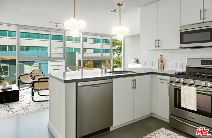 1120 W 6th Street Unit 2136, Los Angeles, California 90017