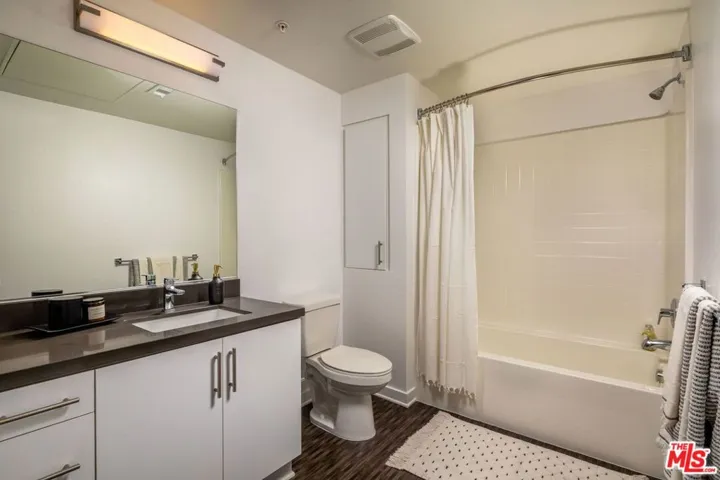 1120 W 6th Street Unit 2136, Los Angeles, California 90017