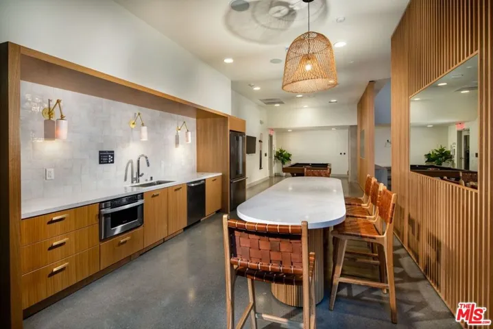 1120 W 6th Street Unit 2136, Los Angeles, California 90017