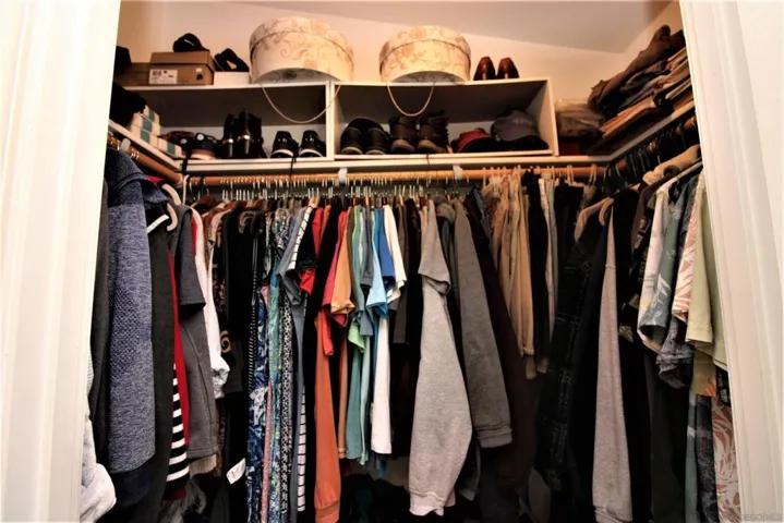 Walk-in Closet