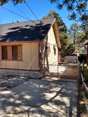 593 Wabash Lane, Sugarloaf, California 92386