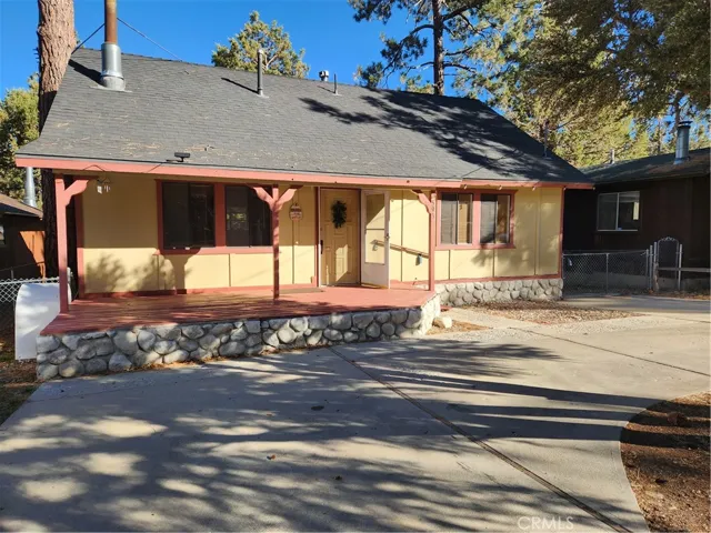 593 Wabash Lane, Sugarloaf, California 92386
