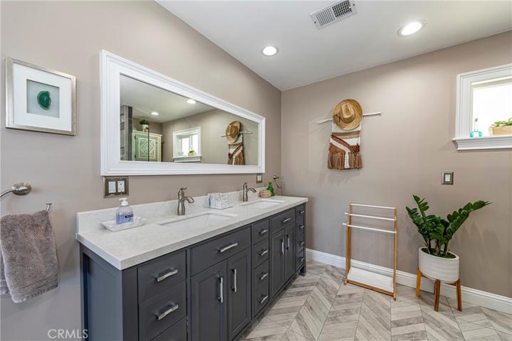 39396 Highway 41, Oakhurst, California 93644