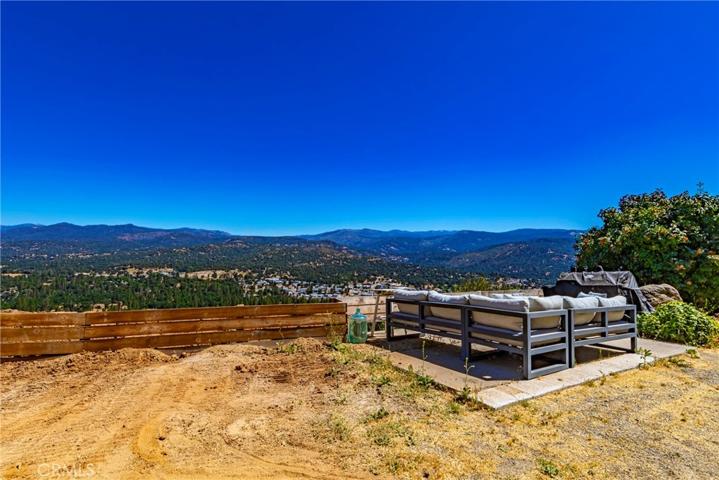 39396 Highway 41, Oakhurst, California 93644