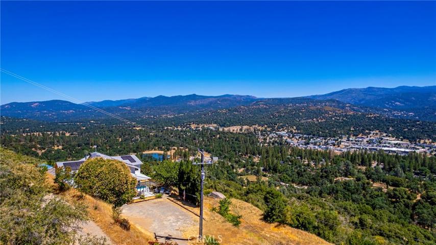 39396 Highway 41, Oakhurst, California 93644